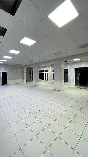 Böyük Obyekt satılır. Adətən Marketlər üçün nəzərdə tutulub. Ticarət