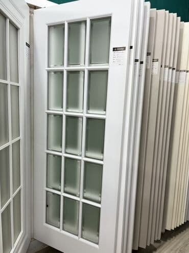 Otaq qapıları: Ağ rəngdə, 15 şüşəli daxili qapı. Bu qapı otaqlarınıza əlavə işıq və — 1