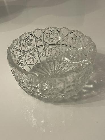 Şüşə/xrustal. Istifade olunmayib. 5 azn