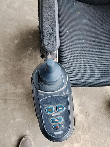 Yerimək üçün arabalar, çəliklər, əsalar, rollatorlar: Elektrik təkərli araba - Joystick idarəetməsi: sol qoltuqaltında — 3