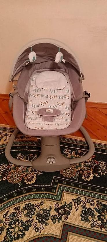 Oğlan və qız üçün, Beşik, Matras ilə, Yellənmə mexanizm ilə