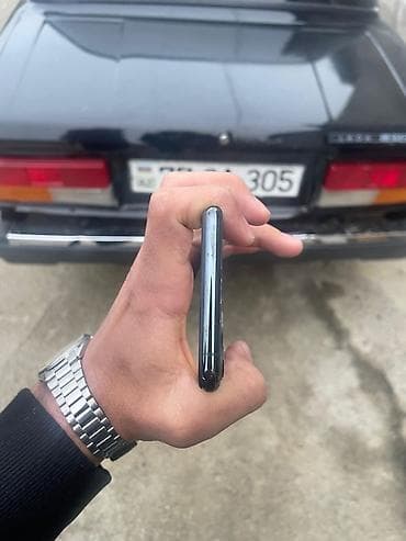 canon 5d mark iv: IPhone 11 Pro, Space Gray, Qırıq — 2