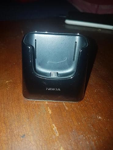 Antik madel telefon tam idial veziyetdei qesheng ishdiyir