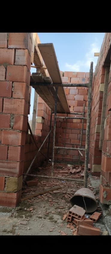 Lesa satılır 
20 kv 
kv -7₼
4 stoyka çubuqları