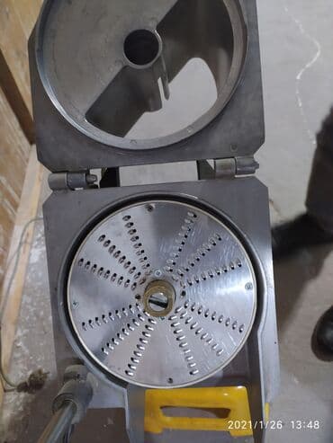 işlənmiş dönər aparatı: Профессиональная овощерезка Hobart VPU100. Производства Германии — 6