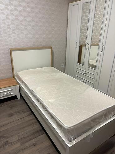 Ev və bağ: Yataq tunba ile birlikde 170₼ satilir .Yataqin uzunu 2.10 du .Unvan — 1