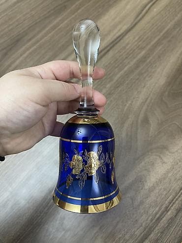 İstifadə edilməyib. Kənarında xırda sınığı var
Kolokolçik