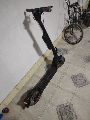 Velosiped aksesuarları: Elektrik skuter dəsti - 2 ədəd elektrik skuter birlikdə. - Birincisi — 4
