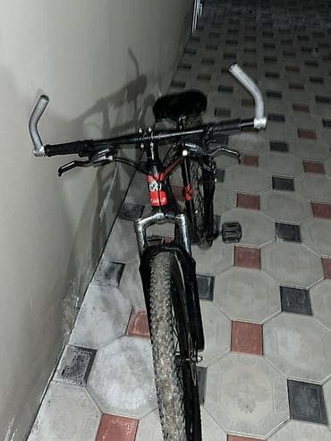 velesobetler: Velosiped – Toba ST-1000, dağ/şosse hibrid tipli Xüsusiyyətlər: - — 3