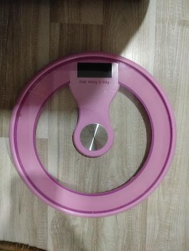 qram tərəzi: Rəqəmsal bədən tərəzisi – dairəvi dizayn, çəhrayı rəng. Xüsusiyyətlər — 1