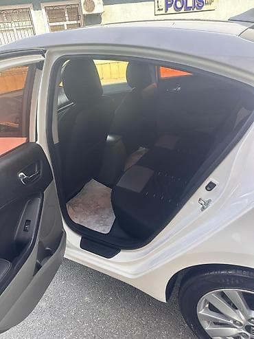 2015: Kia Forte sedan – ağ rəng, 4 qapı, AZ dövlət nömrə nişanı 77-RT-173 — 9