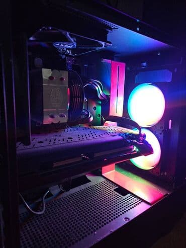 pc kompüter: Özəllikləri ; Ekran kartı rx 5700 xt ( 3060 la eyni ) İşlemci i5 8400 — 2