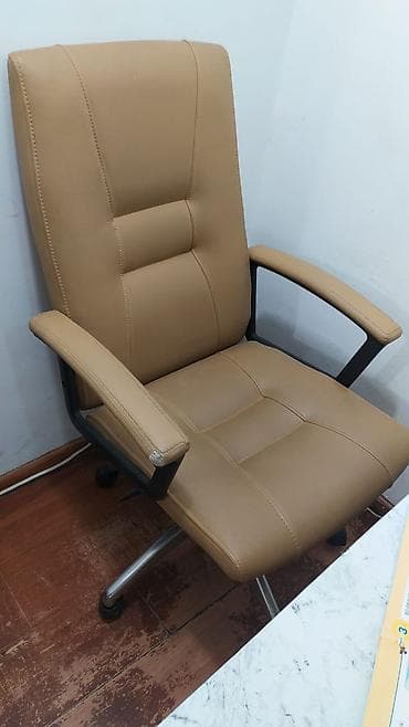 Ofis masaları: Təkərli, Qolları tənzimlənir, Süni dəri — 1