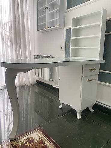 islenmis polkalar: 2 ay islenib. Ela veziyyetdedir. Manikur stollari 1x150Az )Ustune — 3