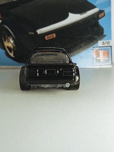 elektro gitara satilir: Hot whels 2 ədəd.Dəmirdi — 3