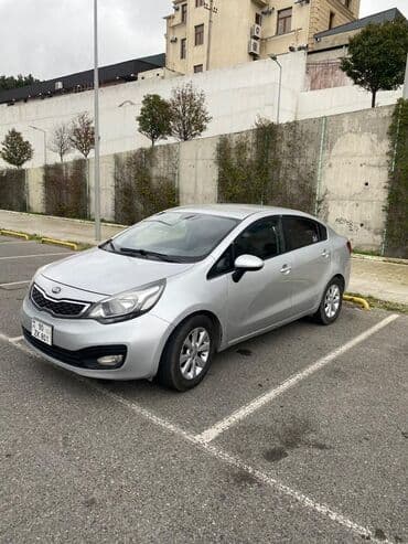 hybrid avtomobillər: DEPOZİT 1000 azn Kia Rio sedan – gümüşü rəng. - Geniş salonlu, şəhər — 4