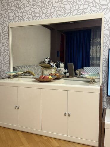 Ремонт и строительство: Qonaq otağı üçün mebel dəsti Tərkibi: - Geniş güzgülü bufet: 4 — 8