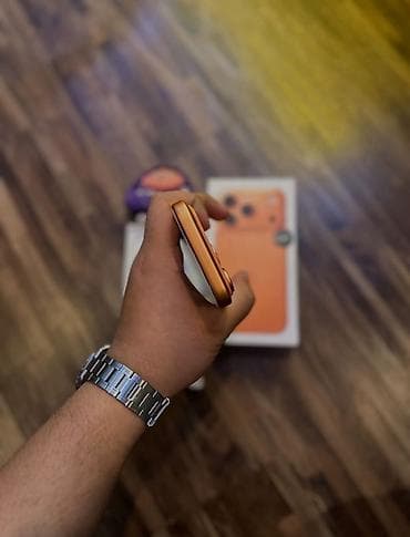 Бытовая техника: IPhone 17 Pro, Оранжевый — 4