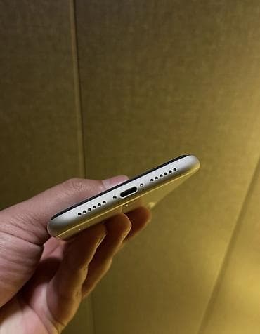 iphone adapdir: IPhone 11, 128 GB, Ağ, Zəmanət, Simsiz şarj, Face ID — 4