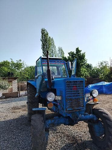 ev masin: Traktor MTZ-50 (mavi, kabinli) - Güclü dizel mühərrik, ön egzoz — 4