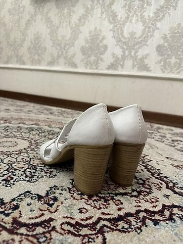 tek qas sepler: 37 ölçü Heç geyinilməyib Sadəcə WhatsApp İlkin qiyməti 150 azn Təbii — 2