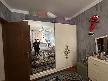 kravat işlənmiş: Yataq otağı mebel dəsti – 2 nəfərlik yataq: yumşaq başlıqla, ağ — 2