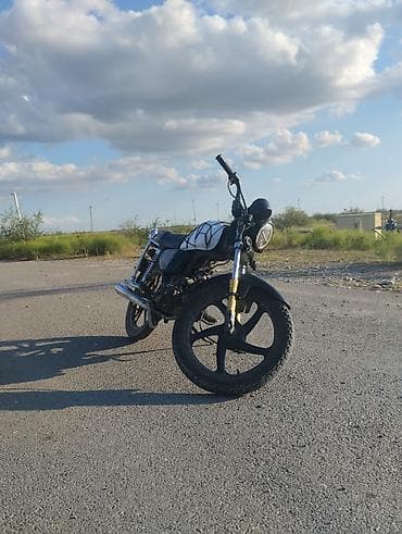 yeni teker kreditle type 1: Kruizer tərzində yığılmış yüngül yol motosikleti - Mühərrik: 1 — 2