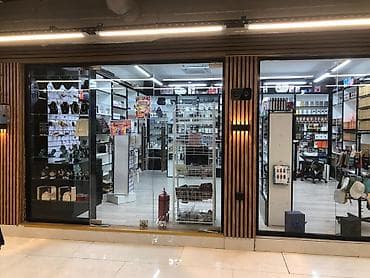 Hazır biznes: Həzi Aslanov metrosunun cixisinda parfumeryiya magazasi satilir.Hazir — 1