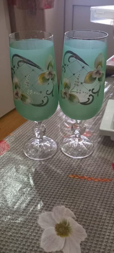 ikinci əl pəncərə: Qədəhlər — 1