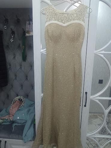 Lady sarmdan baha alinib 50 manata satilir — 1