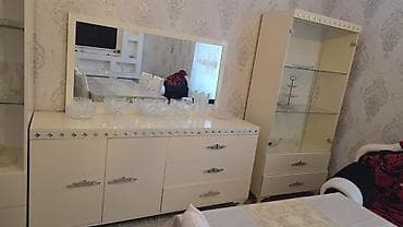 daraq desti: Ağ rəngli yemək otağı mebel dəsti: - Geniş güzgülü konsol: üst hissədə — 1