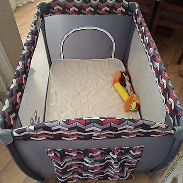 Uşaq üçün qatlanan maneyəli oyuncaqlı çarpayı (playpen) və yumşaq — 2