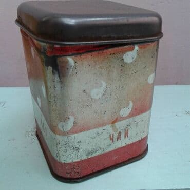 şəkər portağalı: Sovet istehsalı olan mətbəx qabları satılır. Biri 5 manat. 2 ədəd var — 1