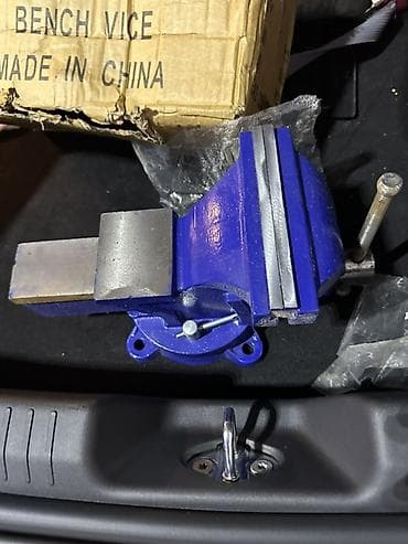 Mexaniki əl alətləri: Məngənə Dəzgah üçün metal mengə (Bench Vice) Məngənə ТСС 150 İcra 3 — 2