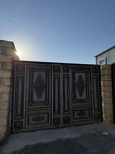 modul tipli ev: Satılır: hasarlı həyəti olan fərdi yaşayış evi - Tikili: 2 mərtəbəli — 1