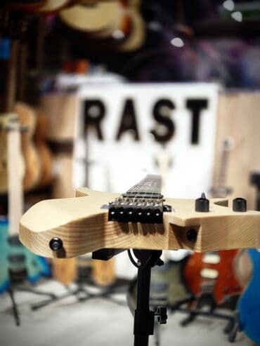 Musiqi alətləri: Elektron gitara, 6 sim, Yeni, Ünvandan götürmə — 9