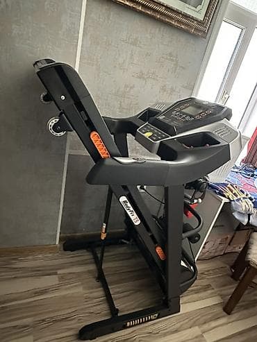 BodyFit T5 qaçış trenajoru - Güclü elektrikli qaçış yolu, enli və — 4