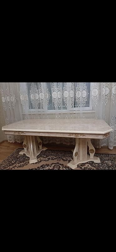 nerj stol: Klassik üslubda iri ölçülü yemək masası - Rəng: krem/bej tonlarında — 1