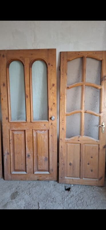 qapi kraskalari: Taxta daxili qapılar. 5 otaq və 2 Sanitar qovşaq qapıları. ümumi — 6