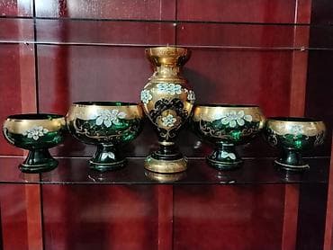 dibcək gulleri: Böhöm şüşə dekor dəsti – 5 hissə Təsvir: - Rəng: zümrüd-yaşıl şüşə — 2