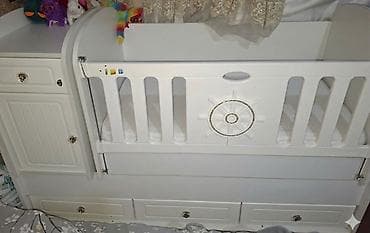 Oğlan və qız üçün, Dördbucaq, Beşik, Matras ilə, Yellənmə mexanizmsiz