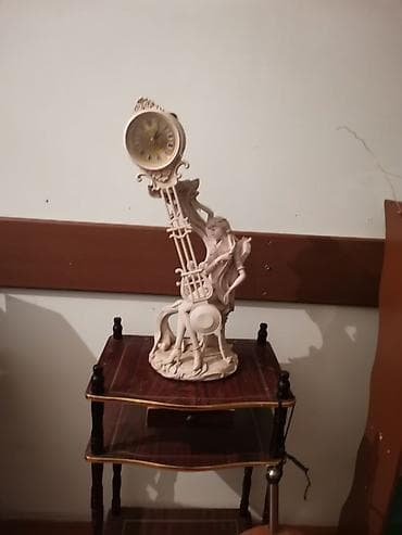 Ev saatları: Stolüstü saat Dekorativ fiqurlar saat işlekdir — 2