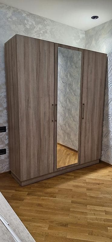 İşlənmiş, 3 qapılı, Güzgülü, Qəhvəyi, Digər material, Açılan, Düz dolab — 1