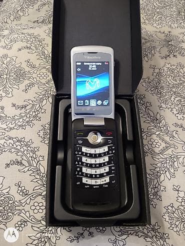 data modem sim card: Blackberry Pearl Flip 8220, rəng - Qara — 2