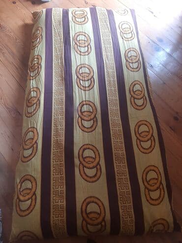 Yataq döşəyi / döşəkça - Ölçü təxmini: tək nəfərlik (yerə sərilən