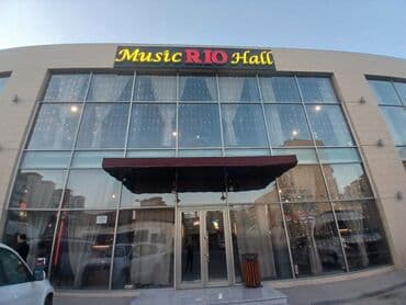 Ofisiant tələb olunur, Restoran, Gündəlik ödəniş, 18-29 yaş, 6 ildən artıq təcrübə