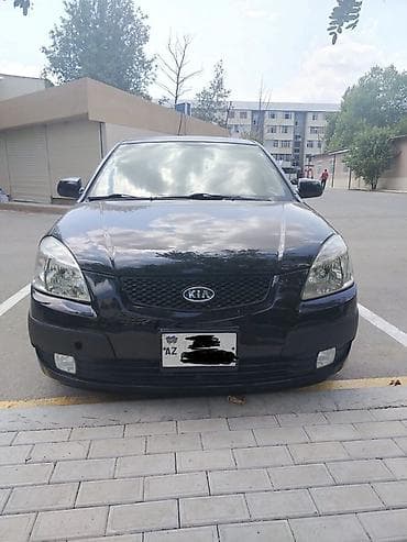 Avtomobil satışı: Kia Rio sedan – qara rəng, kompakt və qənaətcil şəhər avtomobili — 8