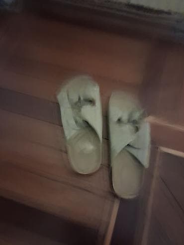 Səndəl və şəp-şüplər: İki tokalı unisex terlik/sandal - Rəng: açıq bej - Üst material — 3