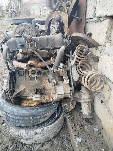 traktor matoru satiram: Satılır: klassik avtomobil üçün komplekt mühərrik bölməsi detalları — 3