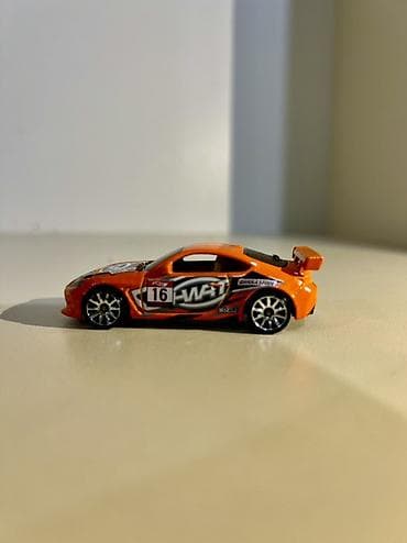 dəmir pullar: Toyota, 2023 il, 1:64, Dəmir — 2